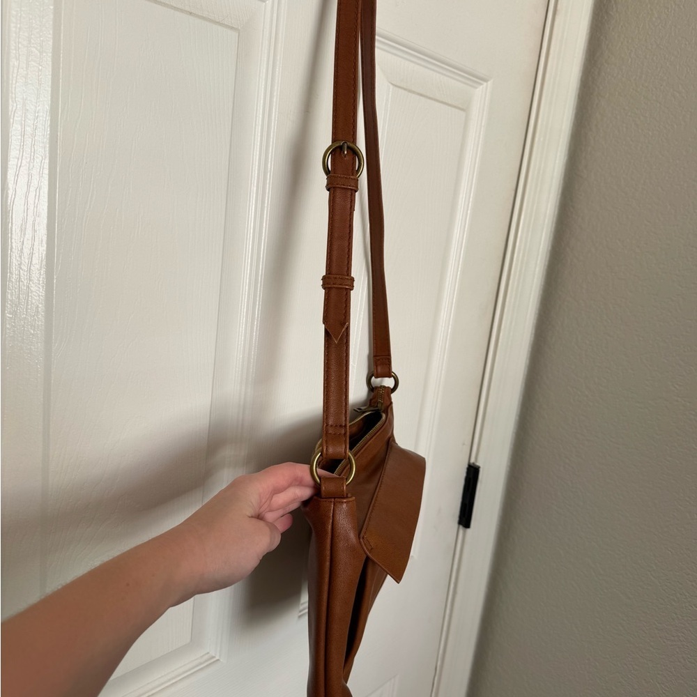 Universal Thread Tan Leather Bag - Picture 4 of 10